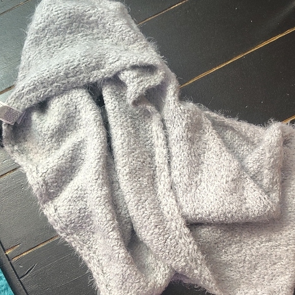 FOREVER 21 WOMEN'S WINTER ❄️ ❄️ ❄️ ❄️ ❄️ ❄️ ❄️ ❄️ ❄️ ❄️ ❄️ ❄️ SOFT GRAY 🧣🧣🧣🧣 - Picture 8 of 9